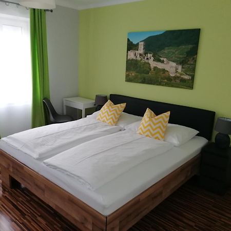 Gaestehaus Ruinenblick Bed & Breakfast Spitz an der Donau Dış mekan fotoğraf