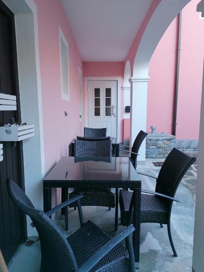 Gaestehaus Ruinenblick Bed & Breakfast Spitz an der Donau Dış mekan fotoğraf